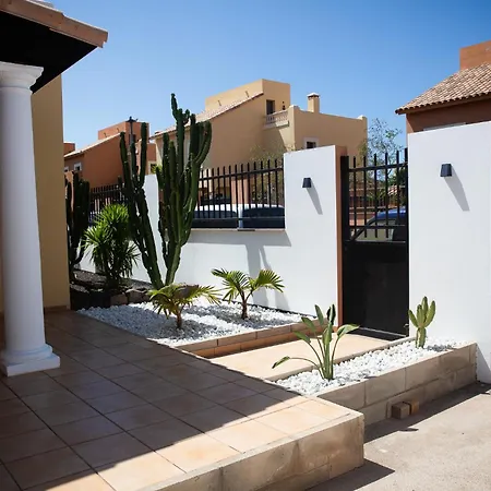 Surf Dream Villa *